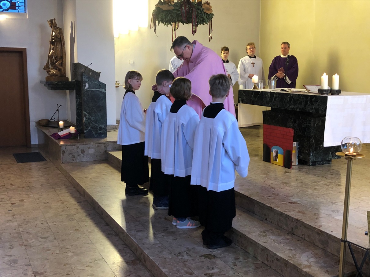 Einführung der neuen Messdiener St. Michael 15. Dezember 2019